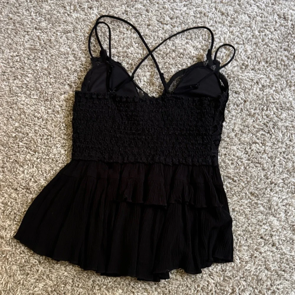 Black Lace Ruffled Tank Top - Picture 2 of 3